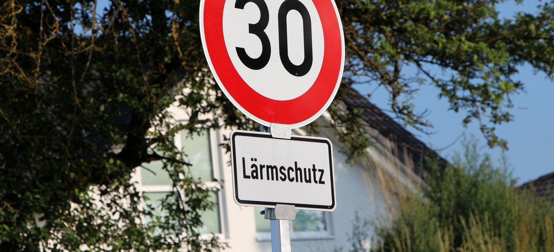 30-Schild mit Zusatz Lärmschutz, Foto: Pixabay