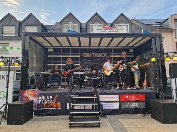 Der Band Ontrack bei Wilkeplatz Live