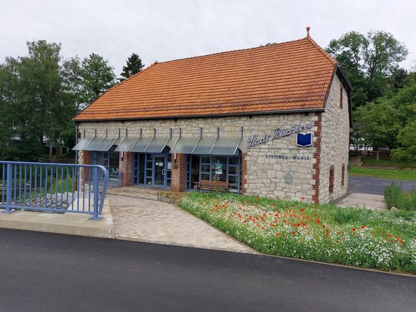 Blick vom Westerradweg auf die Stadtbücherei