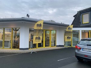 Der neue Pavillon der Fa. Menke-Kunststoffe von außen