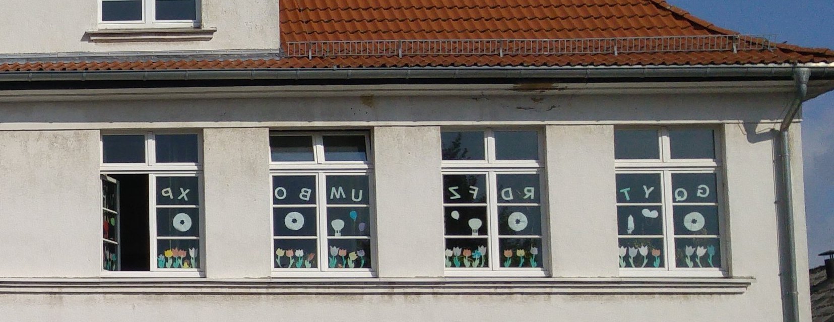 Ein Blick auf die Grundschule Suttrop, Foto: Stadt Warstein