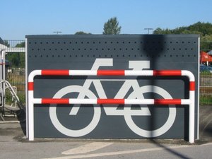 Foto einer Fahrradbox im Stadtgebiet