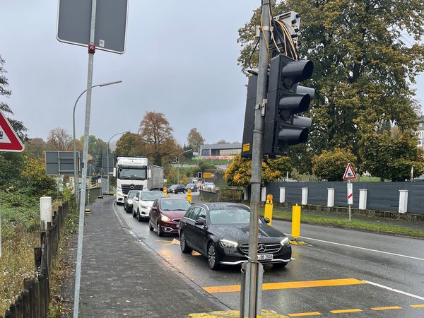 Rückstau an der Baustellenampel L735