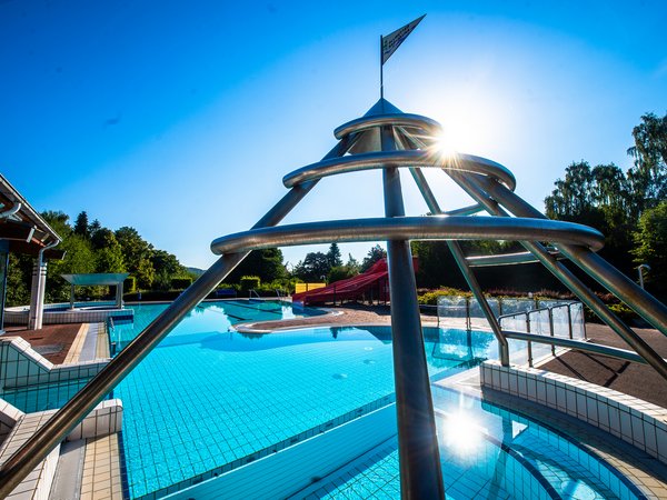 Blick in den Allwetterbad-Außenbereich, Foto: Flye GbR