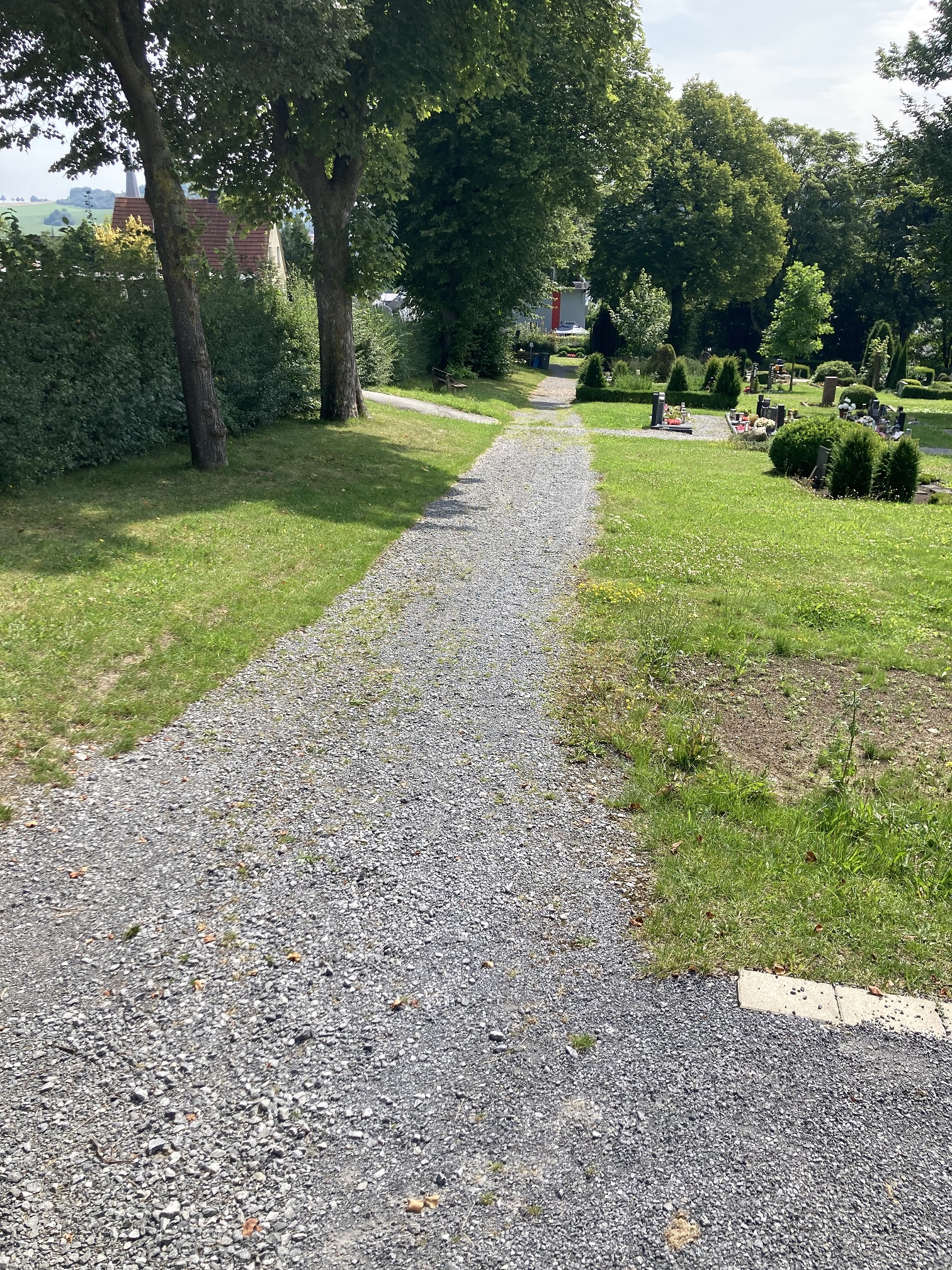 Noch zu ertüchtigender Friedhofsweg Warstein