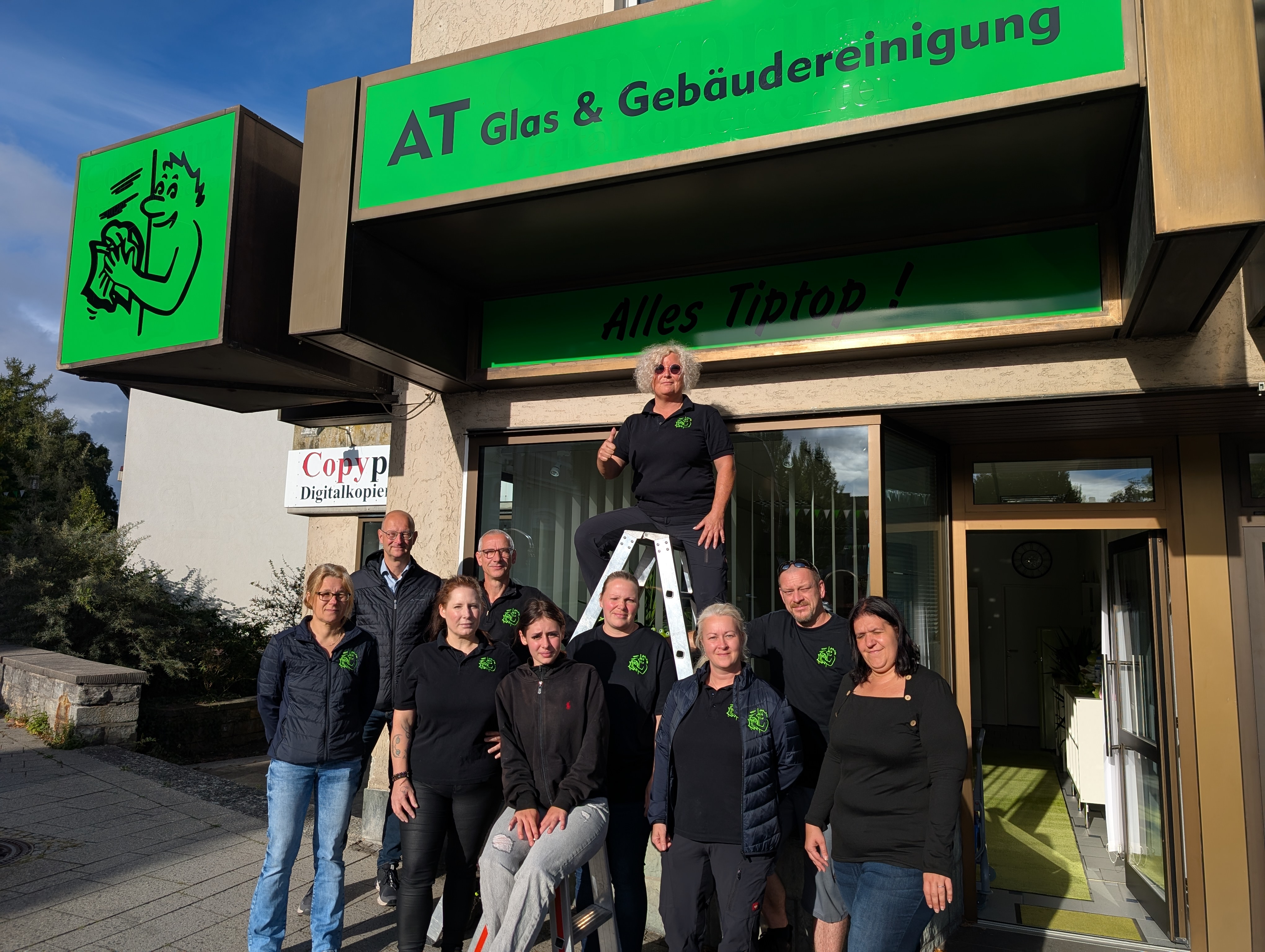 AT Glas & Gebäudereinigung
