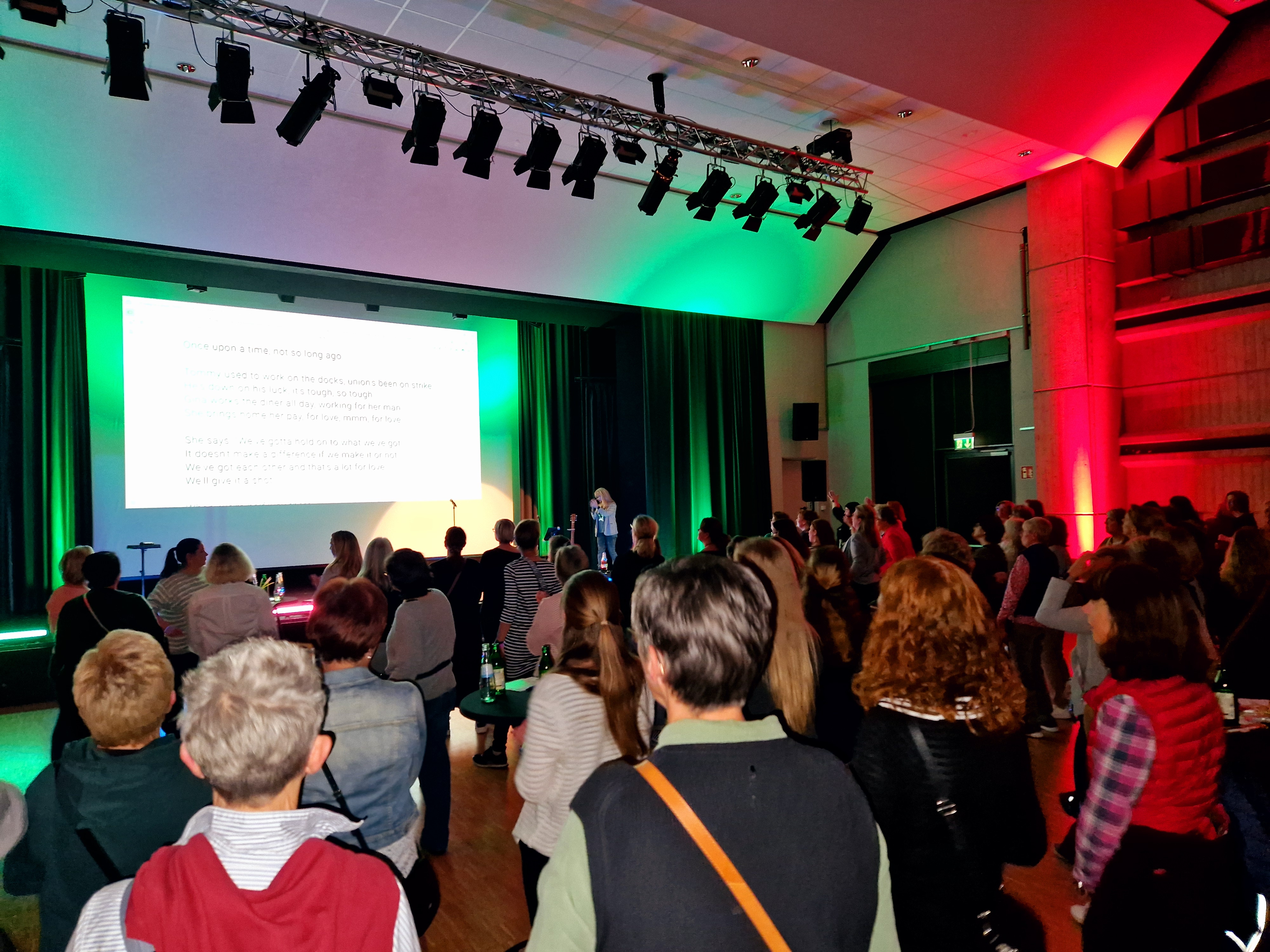 Mitsing-Veranstaltung "Starke Frauen - Starke Stimmen" Mitsing-Veranstaltung "Starke Frauen - Starke Stimmen"
