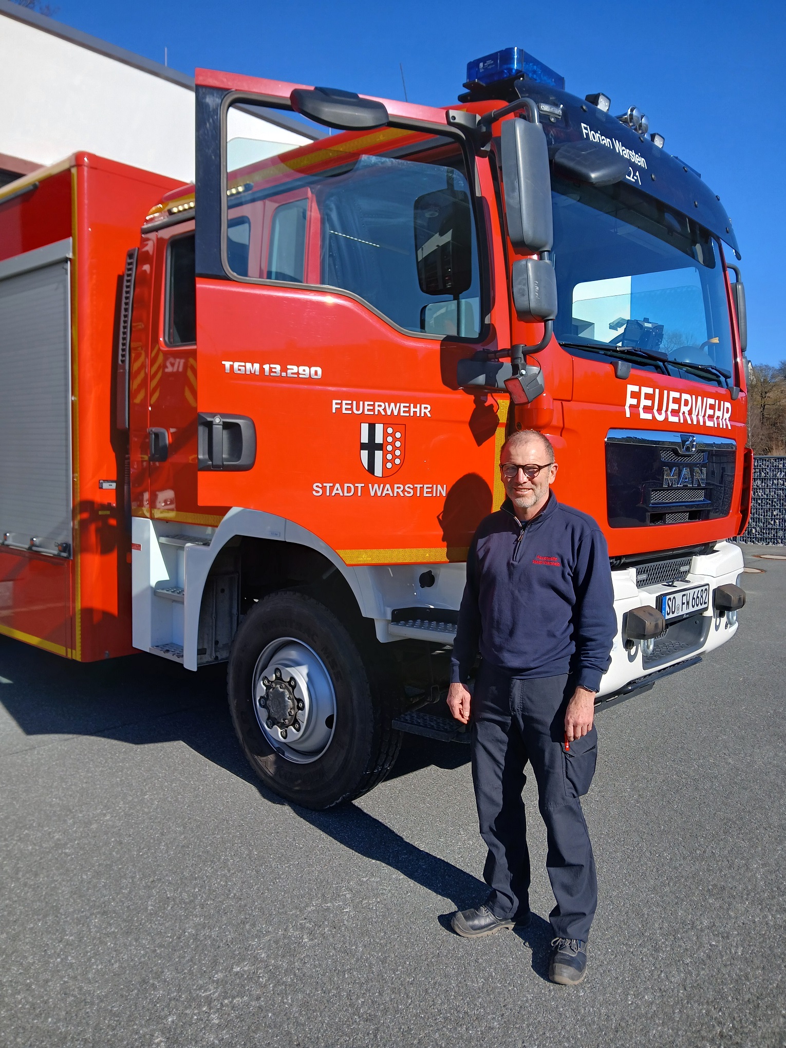 Stadt Warstein bietet Bundesfreiwilligendienst bei der Feuerwehr an: Stadt Warstein bietet Bundesfreiwilligendienst bei der Feuerwehr an: