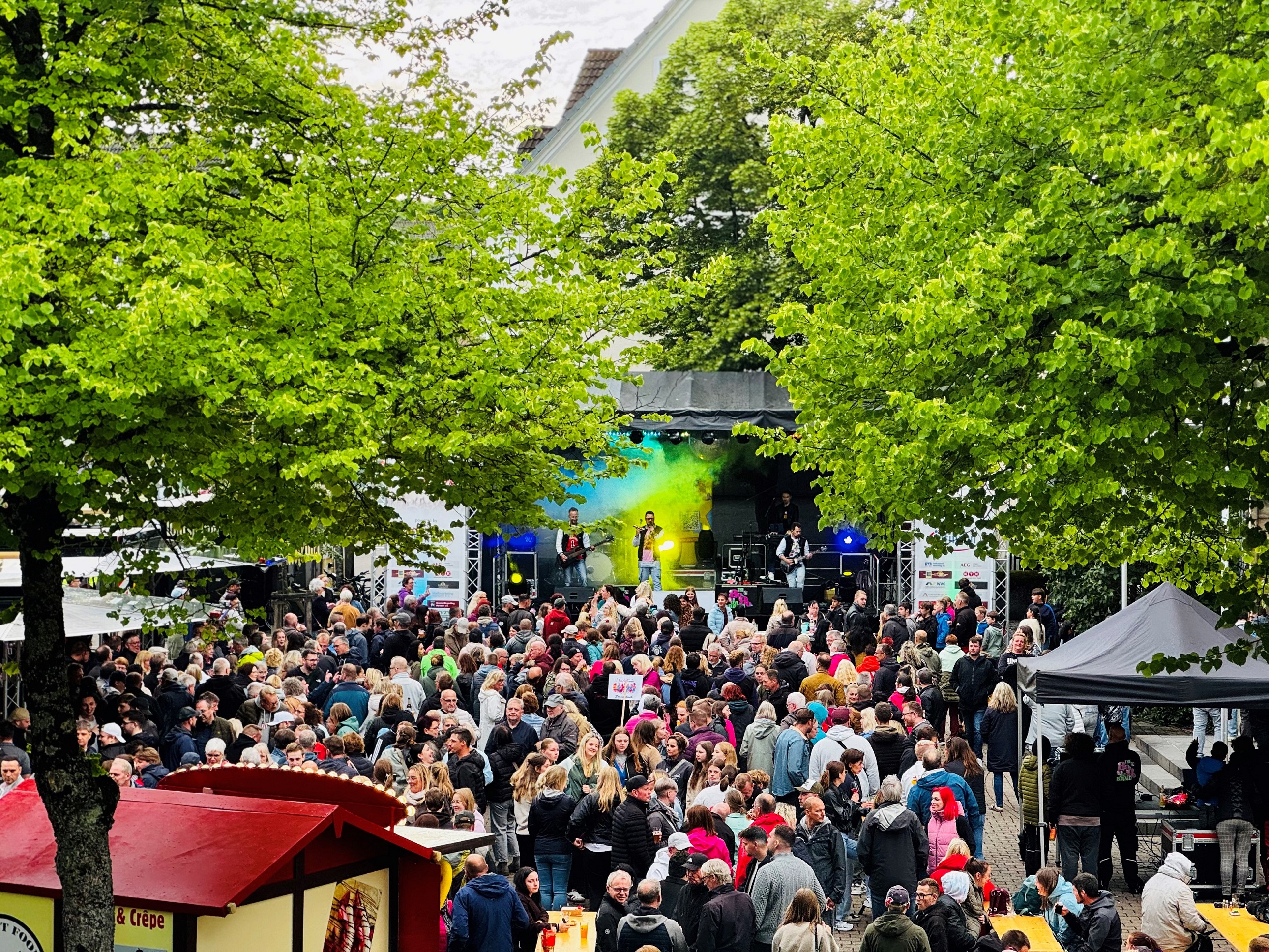 WarsteinLive - Auftakt mit der 80th 90th Liveband