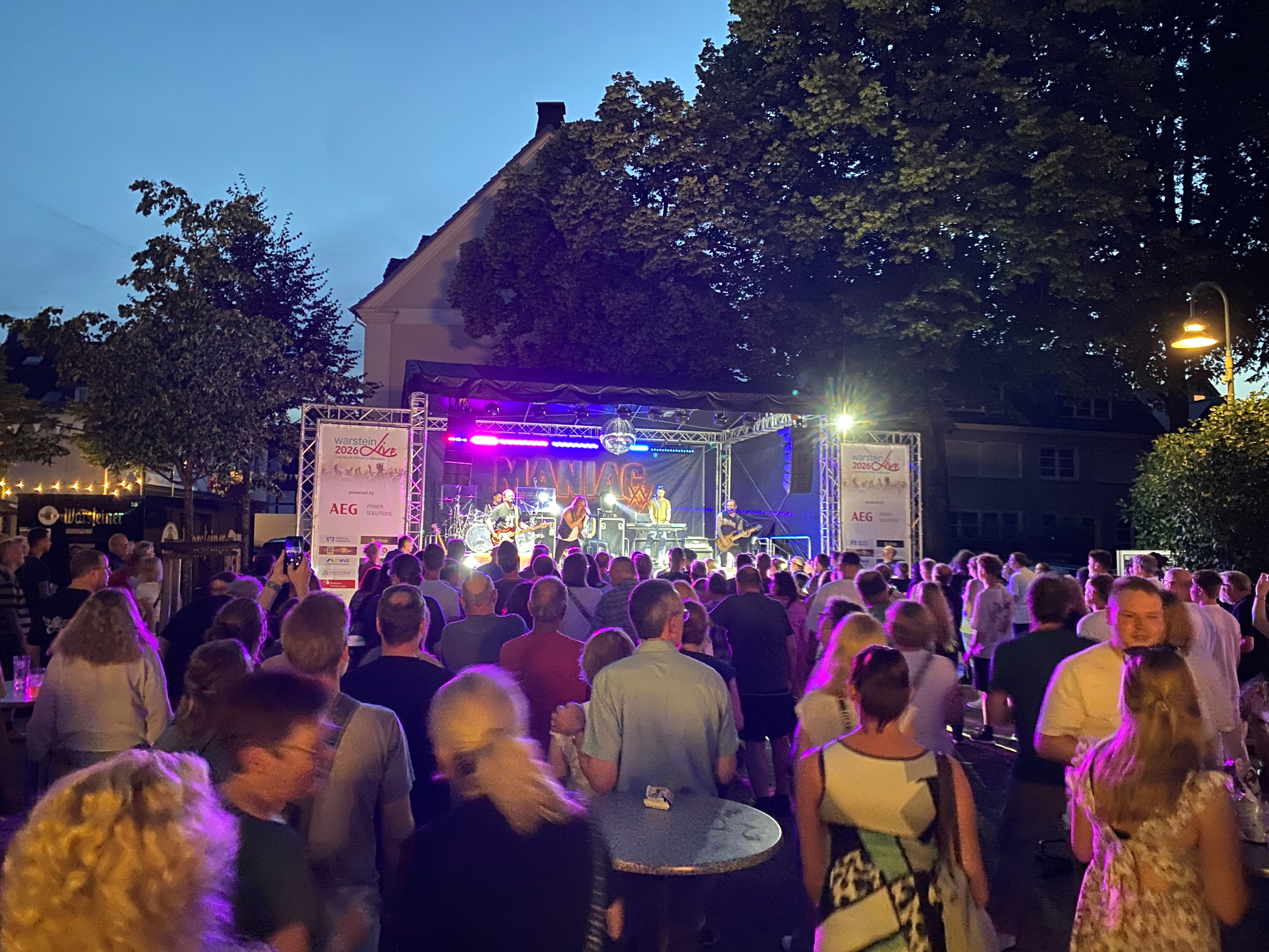 3. Runde WarsteinLive, MANIAC heizt ein 3. Runde WarsteinLive, MANIAC heizt ein