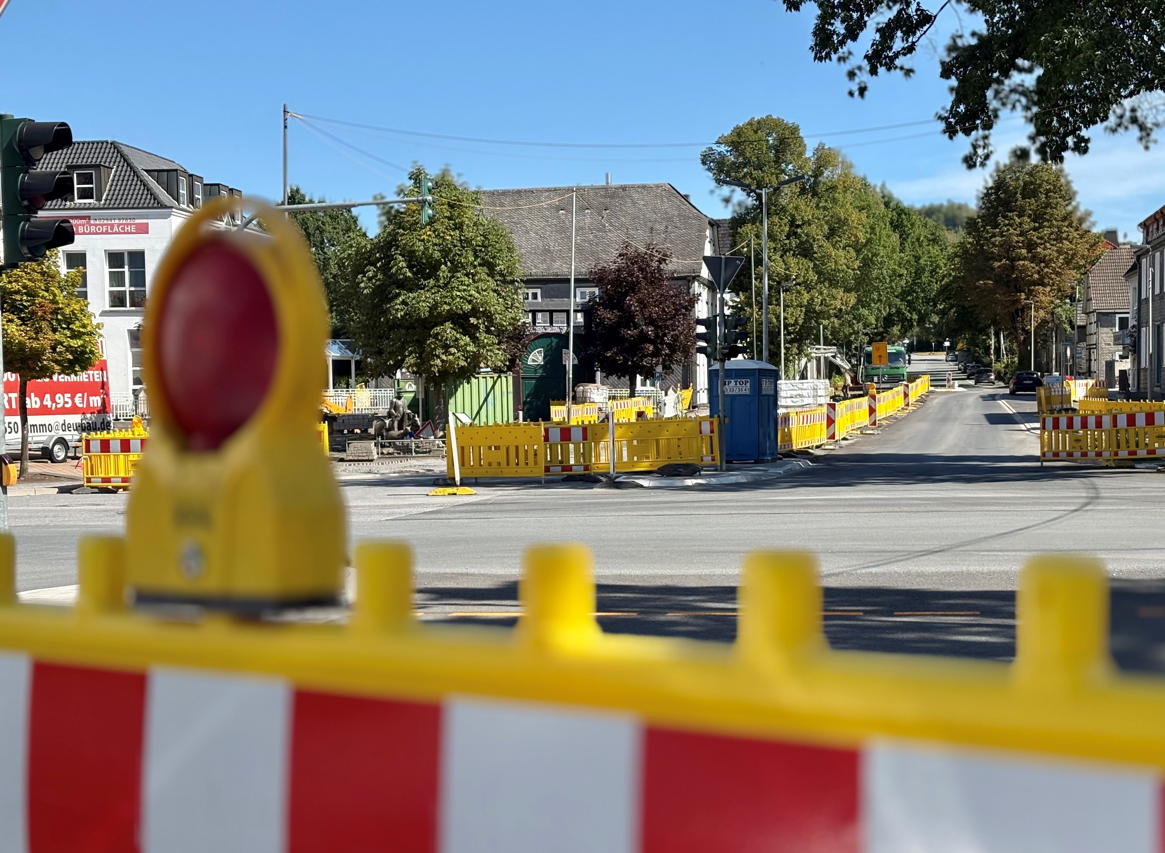 Die erste Bauphase auf der Nordseite der Rangestraße konnte inzwischen abgeschlossen werden. Die erste Bauphase auf der Nordseite der Rangestraße konnte inzwischen abgeschlossen werden.