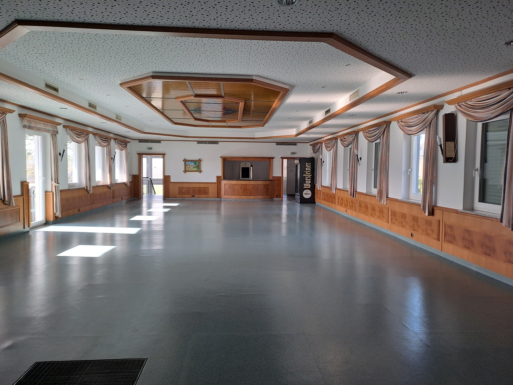Mitsing-Veranstaltung am 27. November im Speisesaal der Schützenhalle Niederbergheim, dem „Hasenhaus“: Mitsing-Veranstaltung am 27. November im Speisesaal der Schützenhalle Niederbergheim, dem „Hasenhaus“: