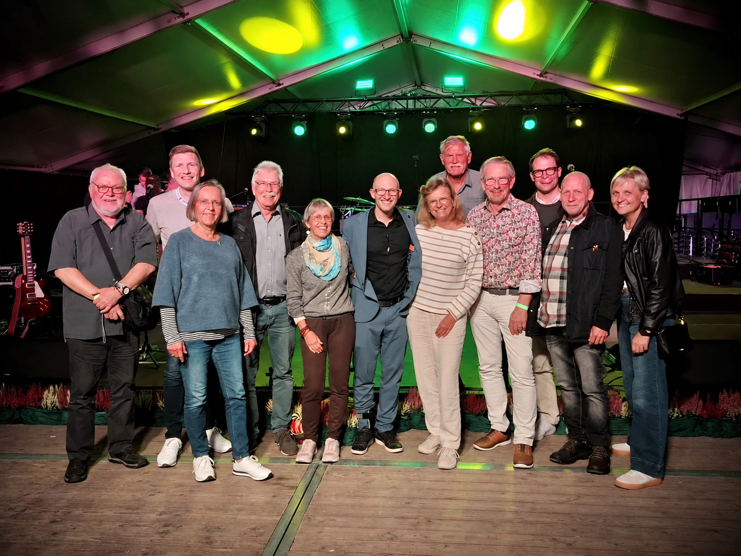 Willkommen in Wurzen: Die Warsteiner Europafreunde mit Bürgermeister Maximilian Spinnrath wurden von Marcel Buchta (Mitte), Oberbürgermeister von Wurzen, und Ines Weißbach von der Stadt Wurzen (rechts) bei der offiziellen Eröffnungsveranstaltung herzl Willkommen in Wurzen: Die Warsteiner Europafreunde mit Bürgermeister Maximilian Spinnrath wurden von Marcel Buchta (Mitte), Oberbürgermeister von Wurzen, und Ines Weißbach von der Stadt Wurzen (rechts) bei der offiziellen Eröffnungsveranstaltung herzlich begrüßt.
